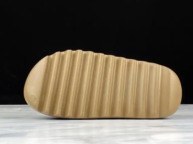 FV8425 Adidas Slide Yeezy Brown Earth 0507